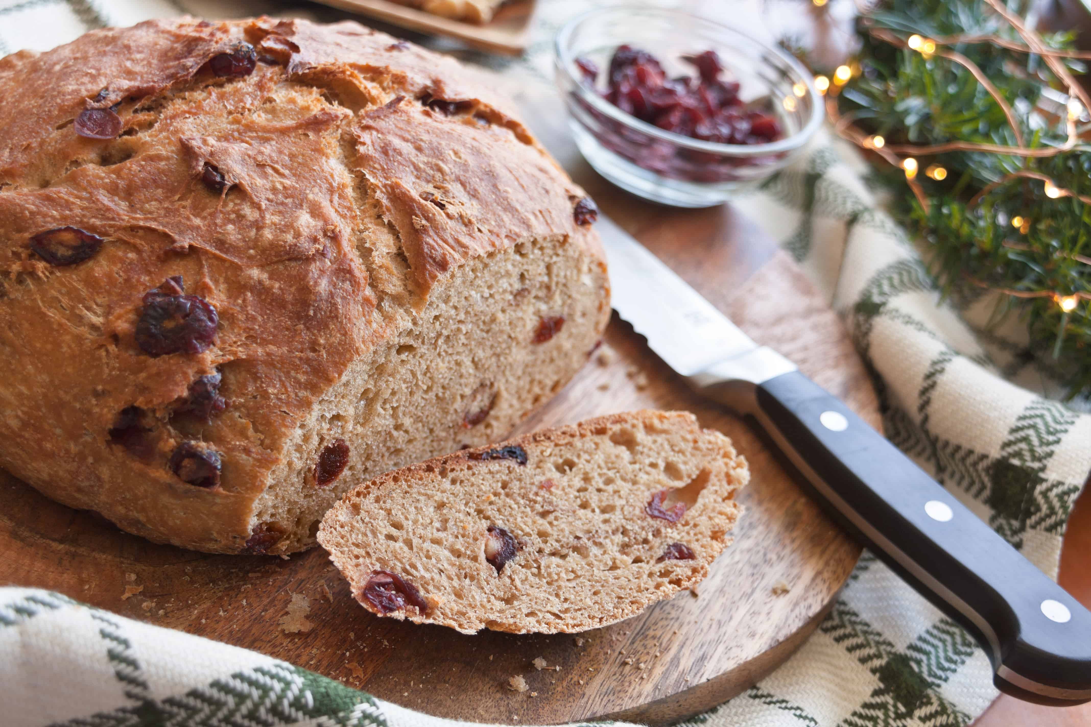 Cranberry Spice No-Knead Bread - Guiding Stars
