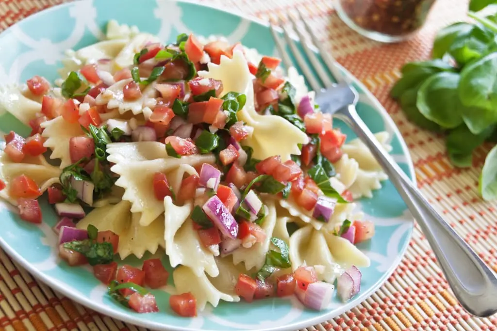 Farfalle With Fresh Tomato Sauce