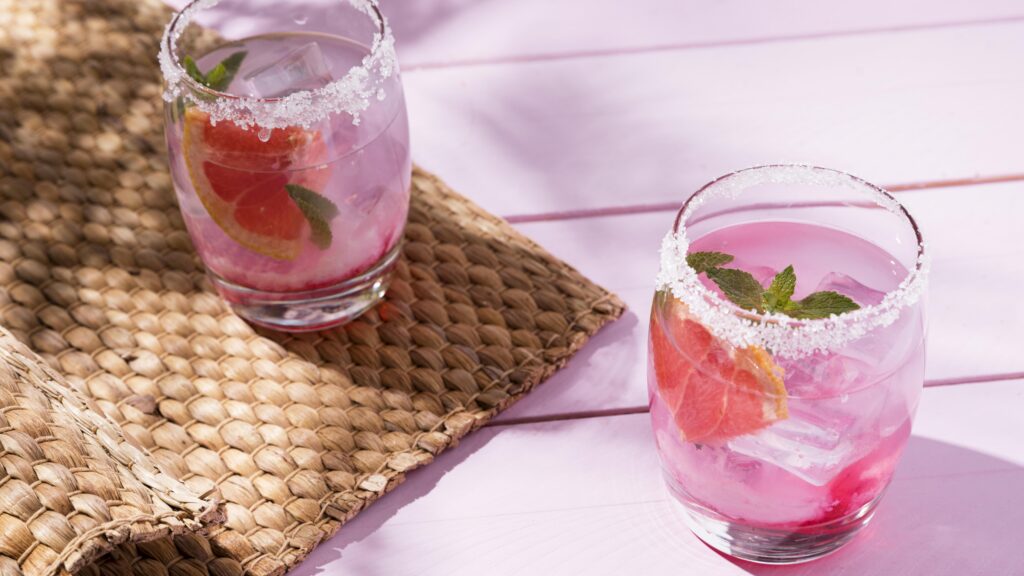 glasses-with-cold-strawberry-mint
